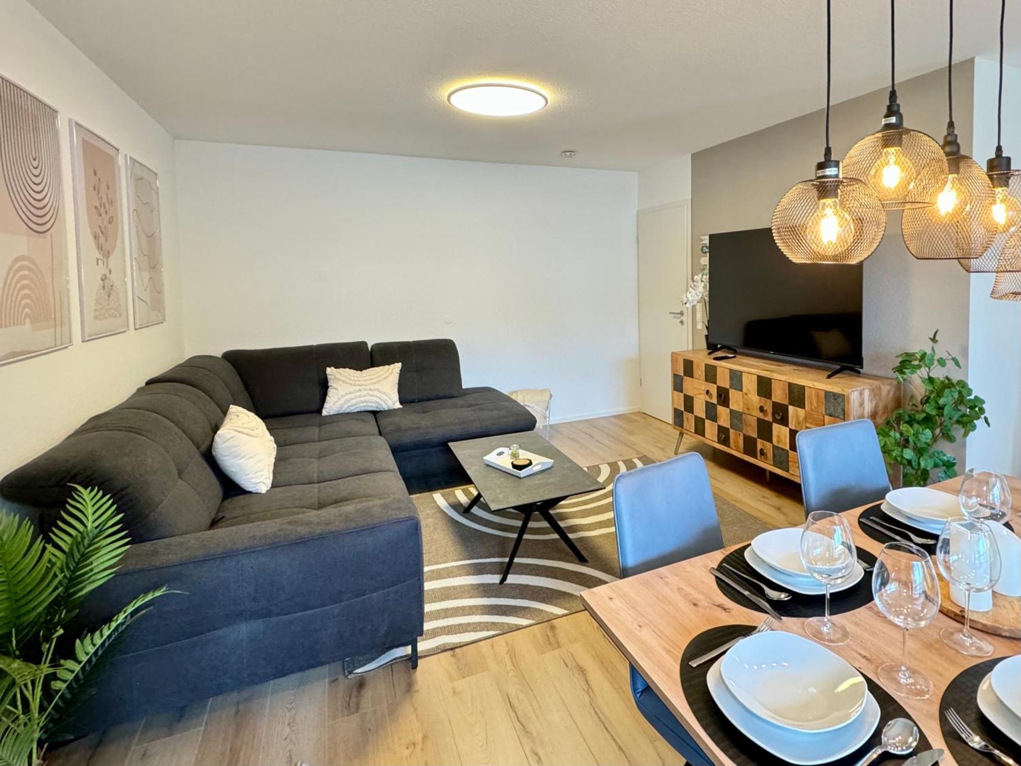 3 Zimmer Apartment, 90 Qm, Ruhig Und Zentrumsnah, Max 6 Pers, 15 Qm Balkon , Private Garage, Internet 1000 Mbit Sindelfingen Exterior foto