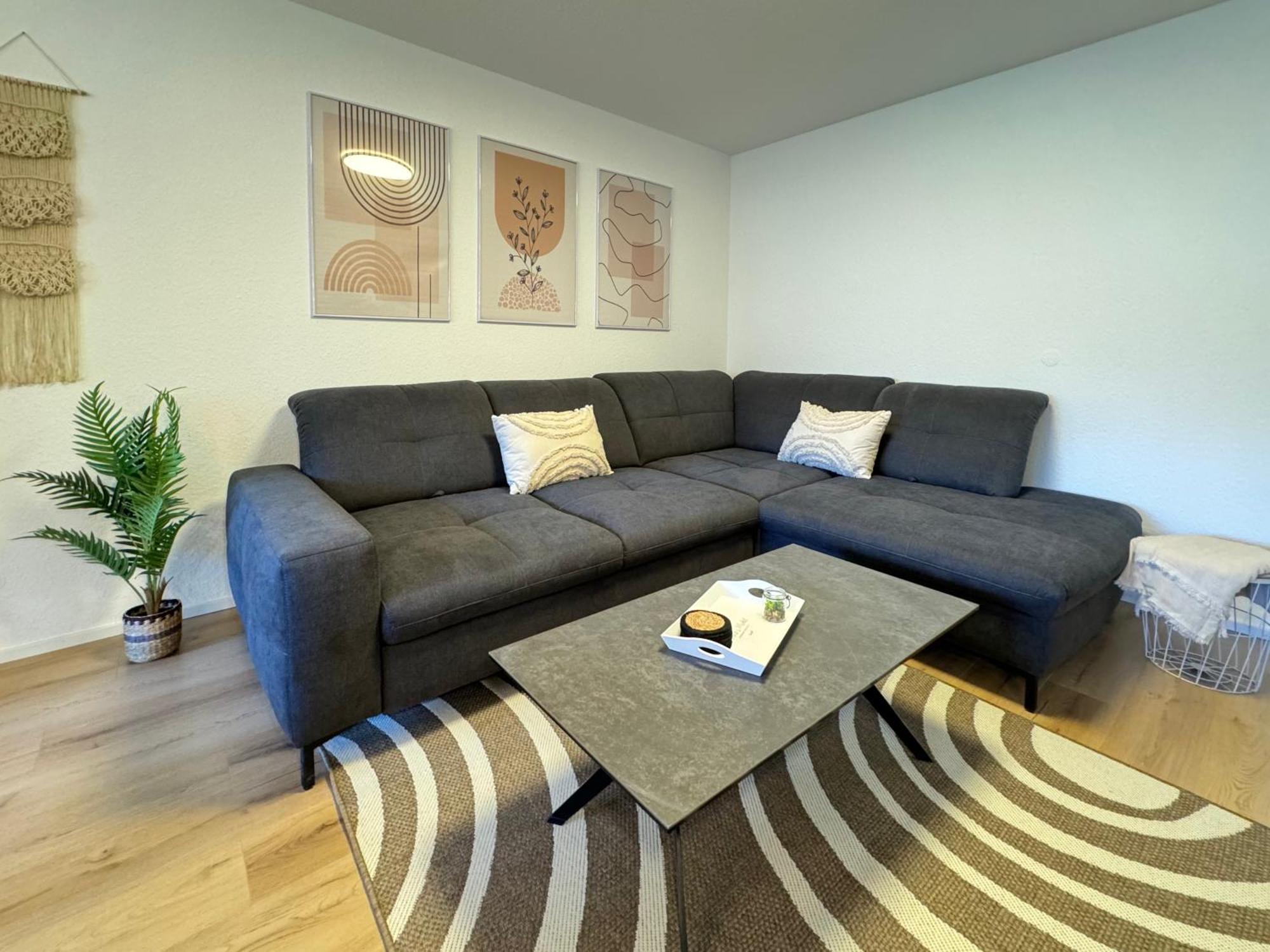 3 Zimmer Apartment, 90 Qm, Ruhig Und Zentrumsnah, Max 6 Pers, 15 Qm Balkon , Private Garage, Internet 1000 Mbit Sindelfingen Exterior foto